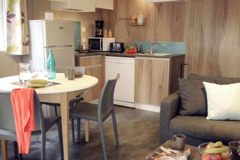 Camping Le Suroit Le Bois-Plage-en-Ré Eksteriør bilde